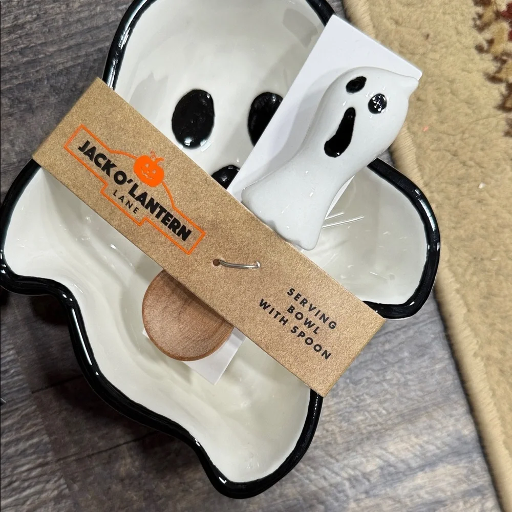 Ghost Serving Bowl with Spoon - White and Black and 4 cup holder